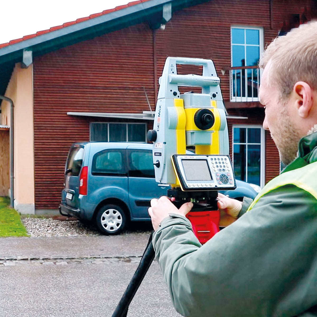 Totalstation Zoom 95 von GeoMax - Genauigkeit von 3 Sekunde